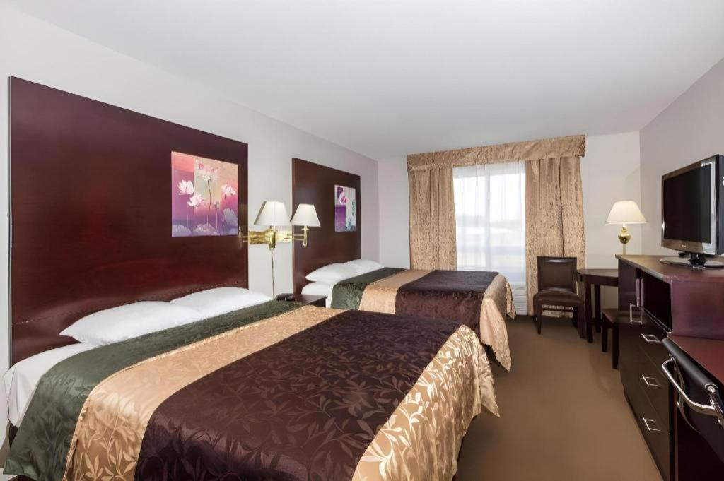 Super 8 By Wyndham Innisfail Ngoại thất bức ảnh