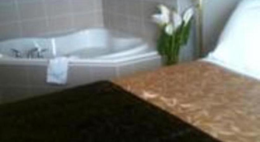 Super 8 By Wyndham Innisfail Ngoại thất bức ảnh